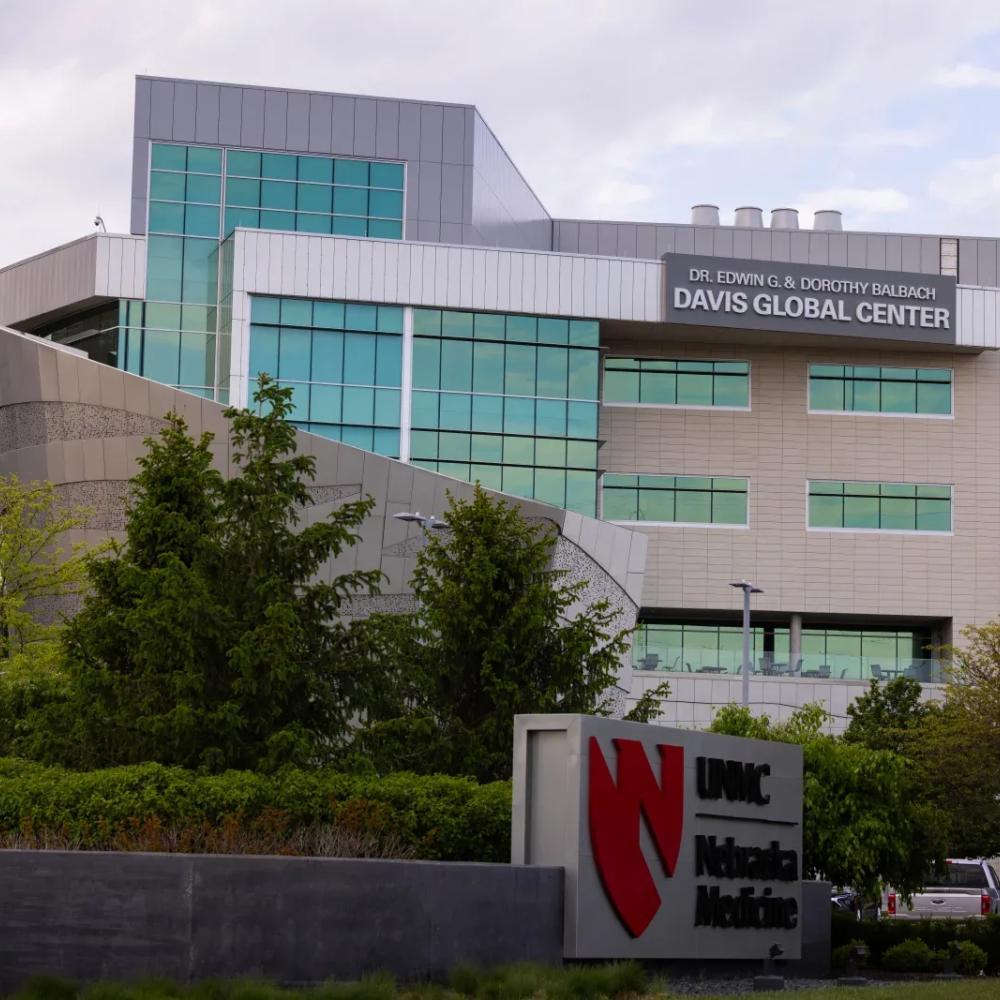 White House response to hantavirus and Ebola contrasts with COVID criticisms