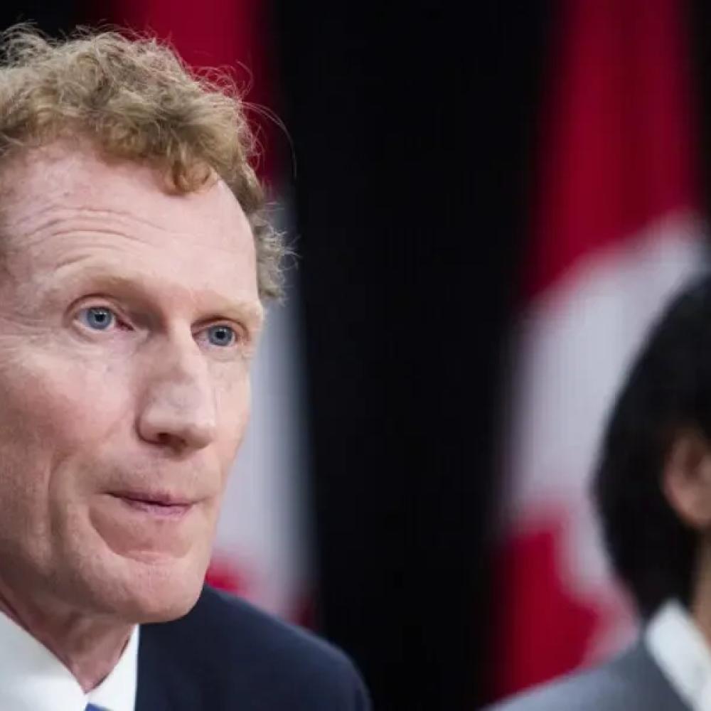 Health minister must stand up to Alberta on dual-practice care