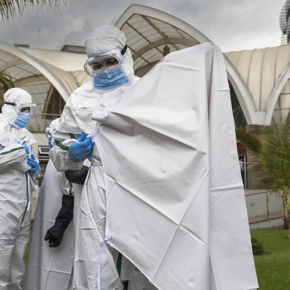 Authorities investigating whether first Kenya and Nigeria Ebola cases crossed paths