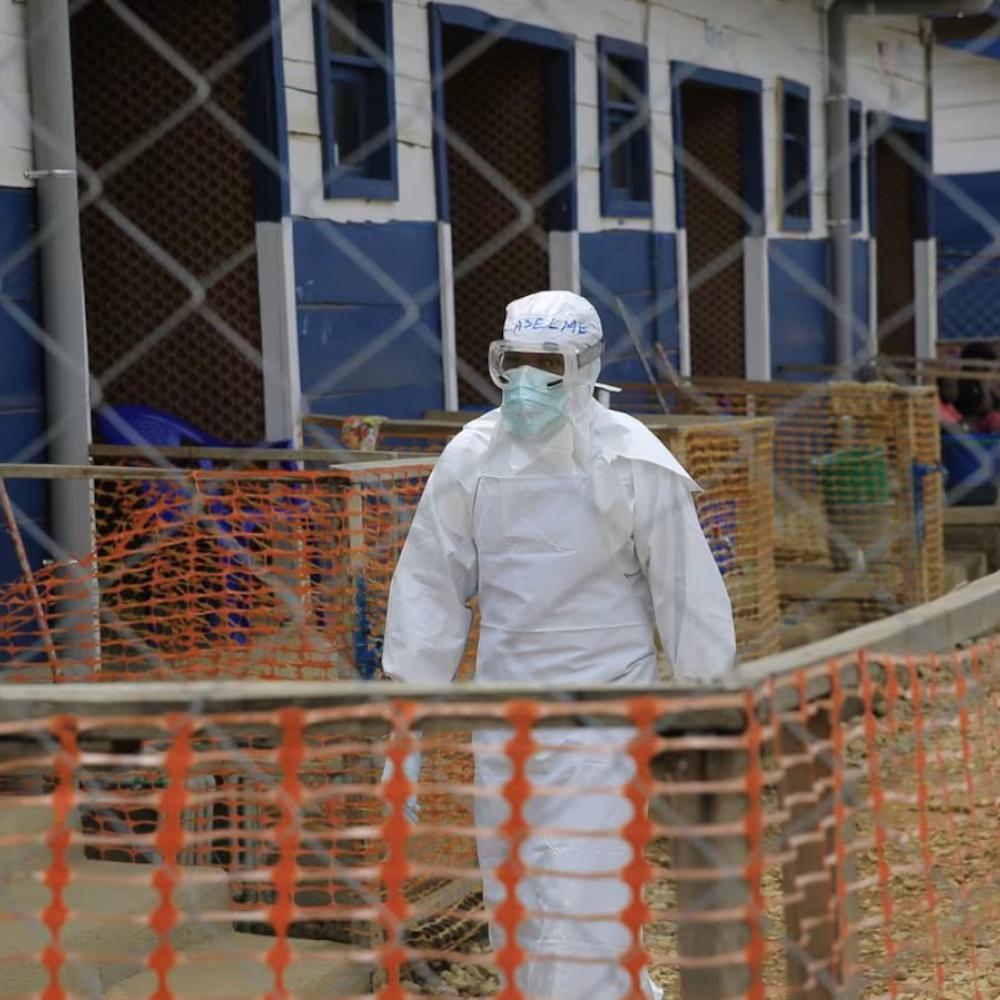 Congo Ebola outbreak reaches 10,000 cases as virus spreads to other countries
