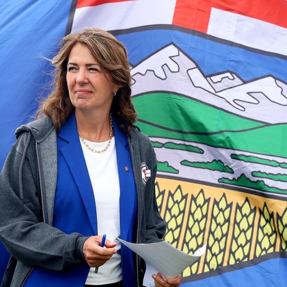 Alberta Premier Danielle Smith asks Ottawa for 'latitude' as dual practice health care model takes effect
