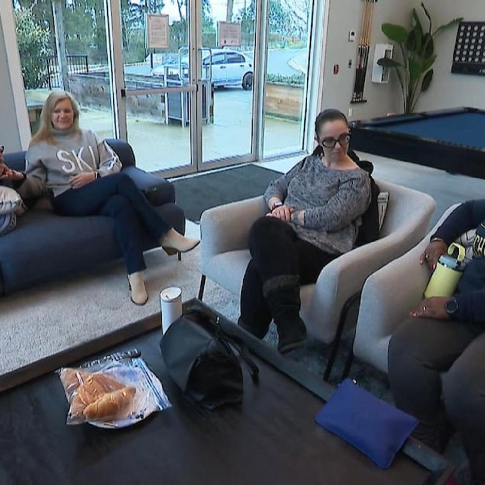 American nurses leave the U.S. for new lives on Vancouver Island