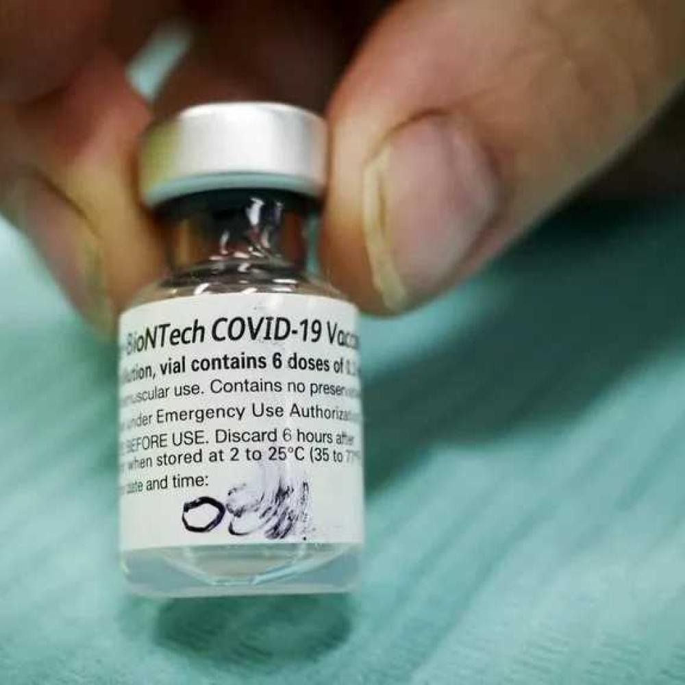 Flu and COVID-19 vaccinations are underway. Here's each province's approach
