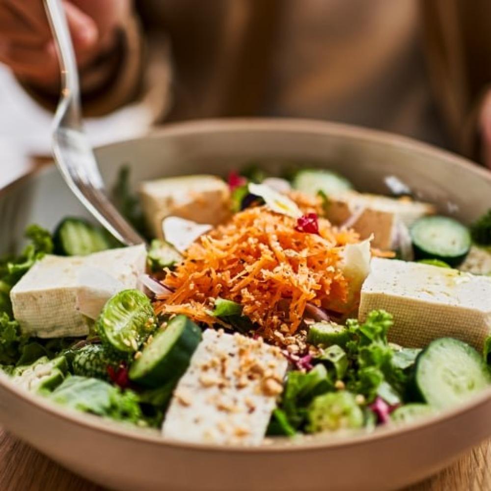 Low-fat or low-carb — which is better for the heart? The answer may surprise you