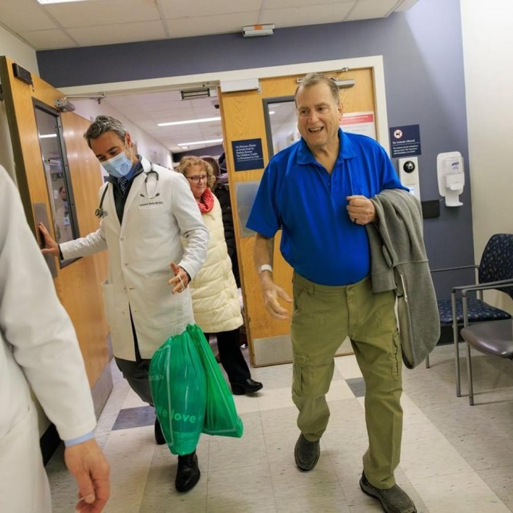 New Hampshire man resumes dialysis after record 271 days living with a pig kidney