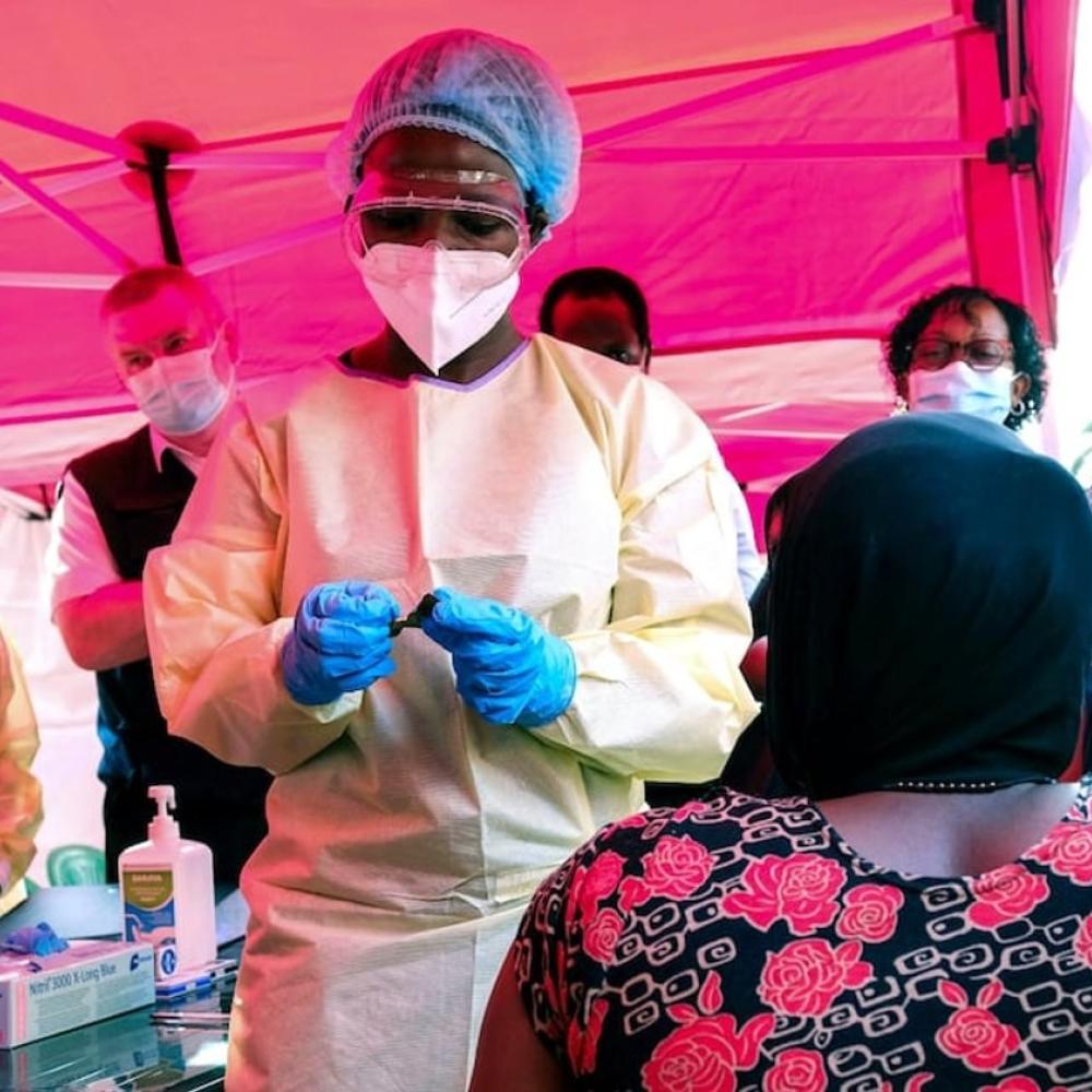 One person being assessed for Ebola virus after trip to Africa: Ontario Ministry of Health