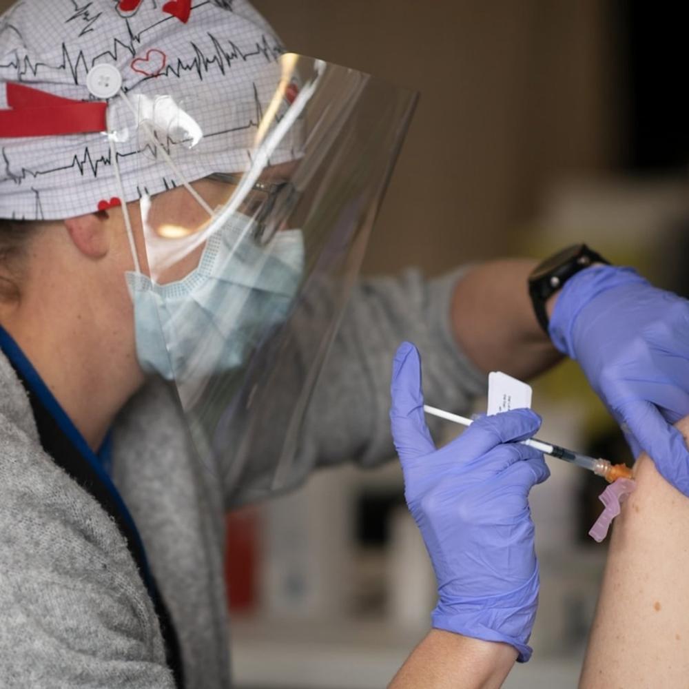 Ottawa says provinces should pay for nurse practitioners, gives one-year grace before penalties