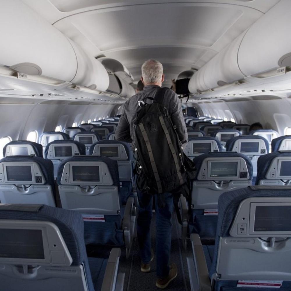 Should Canada consider US-style travel bans amid Ebola outbreak?