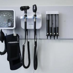 'Time-waster:' Group representing Manitoba doctors renews calls to end sick notes