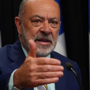 Quebec plans to regulate doctors' salaries to incentivize higher patient-loads