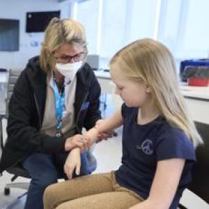 POLL: Almost 70 per cent of Canadians surveyed want child vaccines to be mandatory