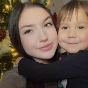 Young Sask. mom hopes national dentistry plan can help with wisdom teeth surgery