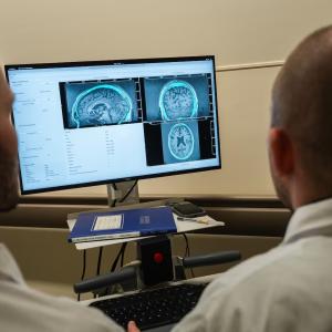 Are Canadians turning to AI for medical advice?