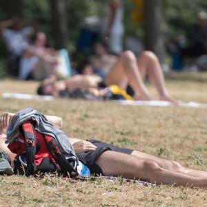 Canadians are spending more time in the sun – but many are ditching sunscreen