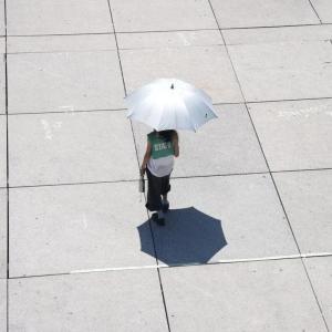 Why 26°C indoors is the heat wave danger number — not the temperature outside