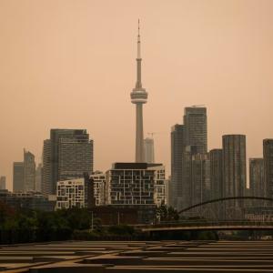 Ontario outdoor workers stay home, others mask up amid wildfire smoke