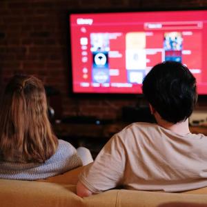 Study links frequent TV watching to brain changes later in life
