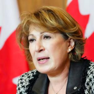 Feds should devise way to reflect on COVID-19 response, says Canada's chief science adviser