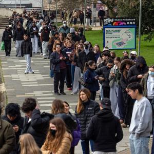 2 people dead after meningitis outbreak at U.K. university