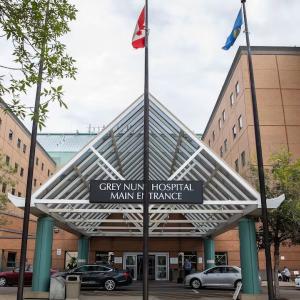 Inquiry looking into man's death in Edmonton ER hears about too many patients, not enough beds or doctors