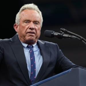 RFK Jr. eases access to unproven peptides despite opposition from U.S. FDA scientists