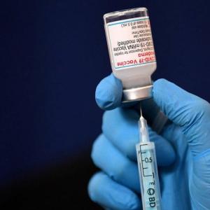 After a year of turmoil, cancer researchers see promising signs for mRNA vaccines