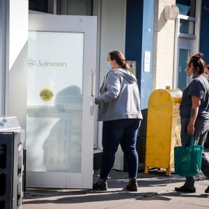 Alberta government to close Calgary's only supervised drug-use site