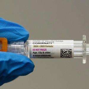 Alberta government to cover COVID-19 shots for health-care workers in policy reversal