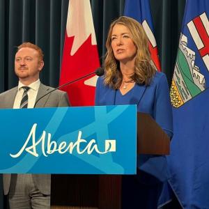 Alberta Premier Danielle Smith defends referendum questions on benefits for newcomers