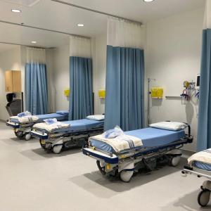 Alberta's plan to let doctors work publicly and privately worries critics, health-care advocates