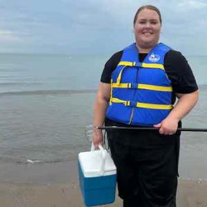 Going to the beach? Here's how you can tell if there's harmful bacteria in the water