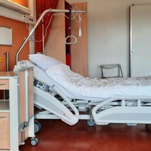 Canadian with no symptoms and Stage 3 colorectal cancer an example of why advocates want lower screening age