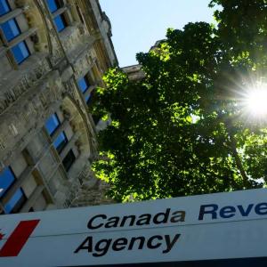 COVID-19 benefit repayment is hurting low-income Canadians, report says