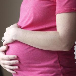 COVID vaccine reduces risk of severe illness, premature birth in pregnancy