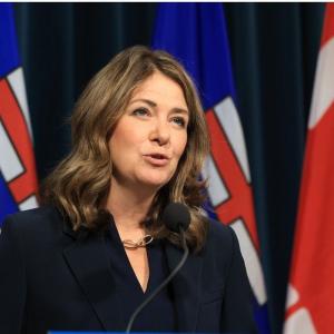 Danielle Smith tells health ministers to improve wait times by moving non-acute patients out of hospital