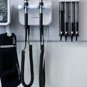 Doctors and health groups warn Alberta's plan for two-tier healthcare will worsen wait times