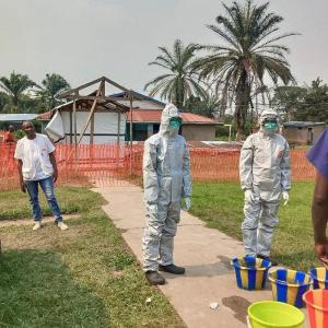 Ebola vaccination begins in southern Congo