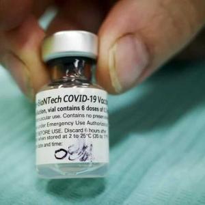 Flu and COVID-19 vaccinations are underway. Here's each province's approach