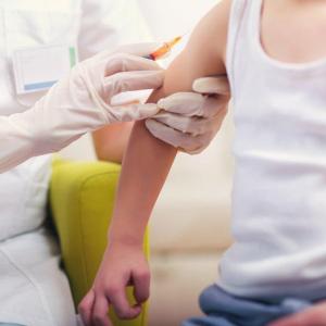 Flu vaccine no longer free for all Quebecers; high risk groups only