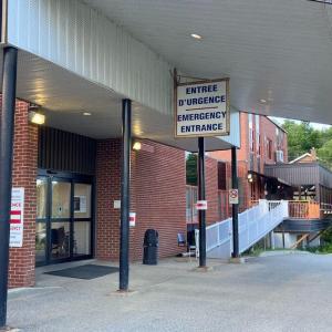 Forget bilingual status for hospitals, we want access to Ontario care, western Quebecers say