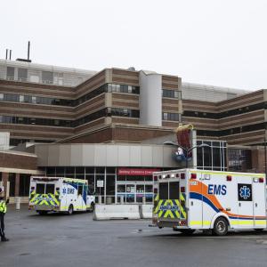 Former deans of medicine call on Ottawa to intervene in Alberta's dual-practice health care model