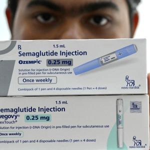 Generic versions of weight-loss drugs should arrive on Canadian pharmacy shelves this summer