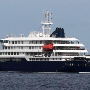 Health officials track dozens who left hantavirus-stricken ship after first fatality