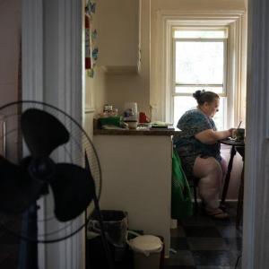 Low-income renters press governments for ways to cool apartments in heat waves
