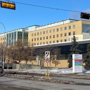 Man seriously injured in Edmonton emergency room attack: EPS