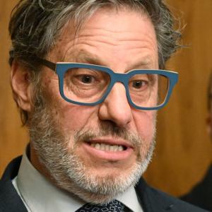 Minister to meet with Santé Québec amid discussions on postponing digital platform