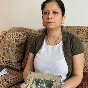 ‘Shattered’: Wife seeking answers amid government review into ER death of her husband