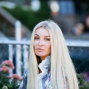 She got Botox at a Toronto-area clinic and then researched the people behind it. What she found sent chills down her spine