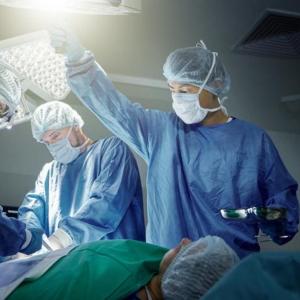 Study challenges '5-second rule' for dropped surgical implants