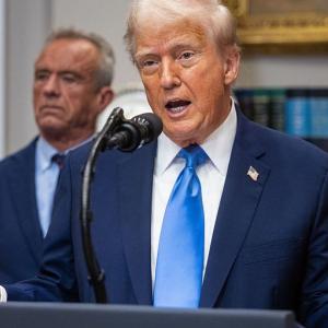 Tylenol use by pregnant women in U.S. ERs dropped after Trump autism warning